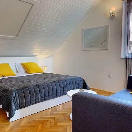 Apartman Studio Sonas 3 With Free Private Parking Karlovac Buitenkant foto