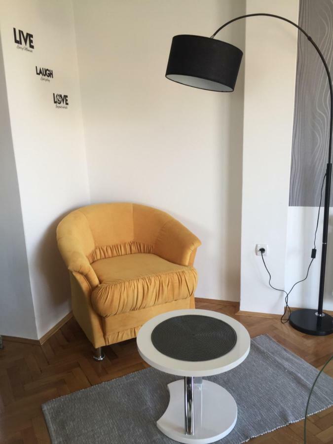 Sonas 3 With Free Private Parking Apartment